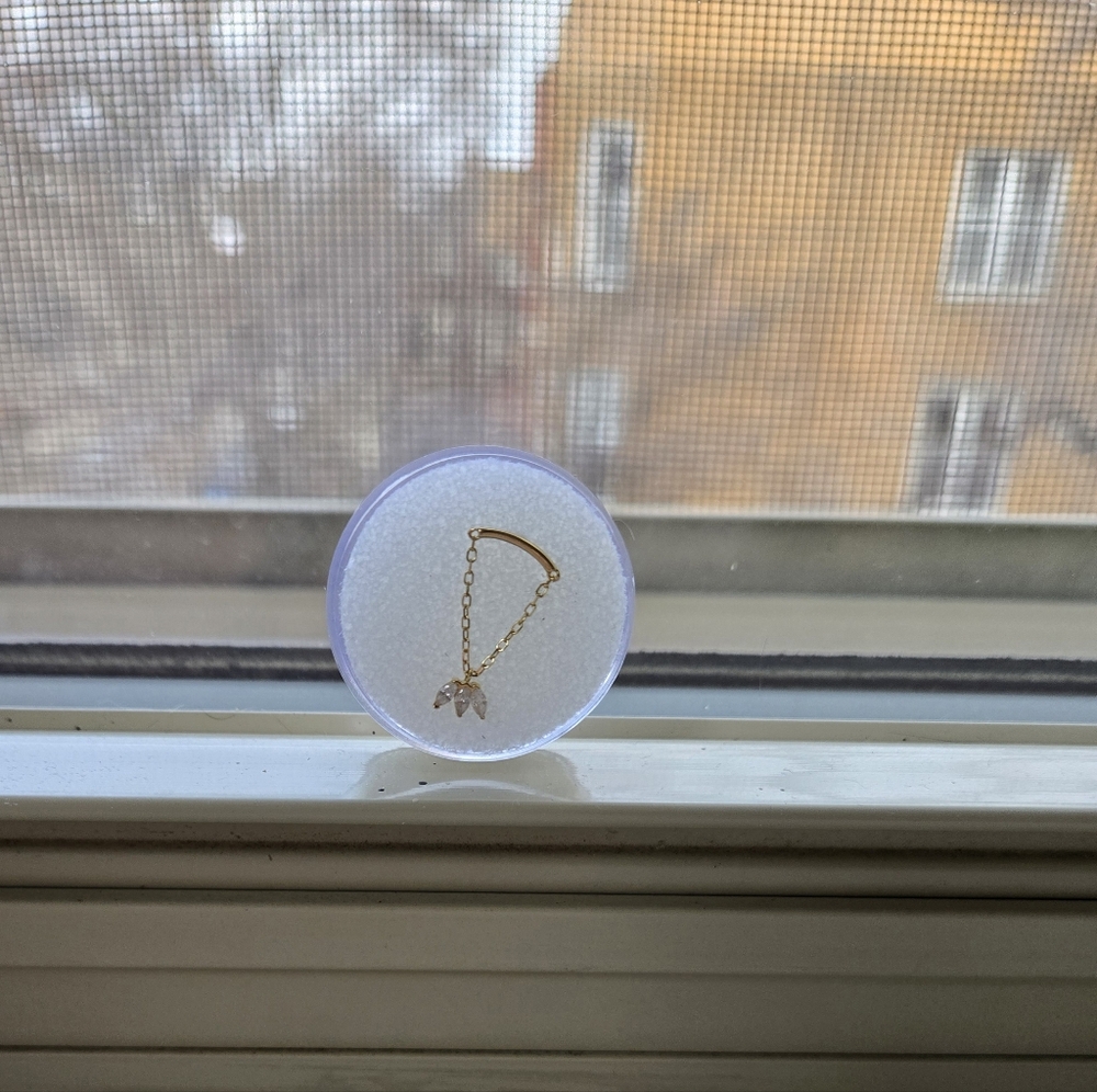 14k yellow gold single threadless end - Picture 2 of 6